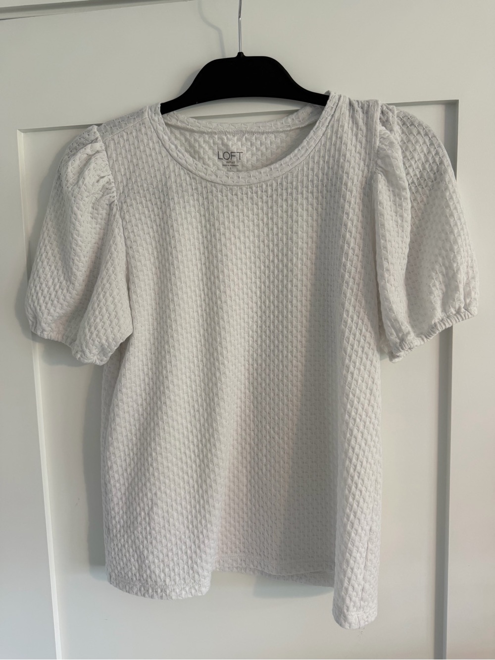 LOFT Outlet White Textured Puff Sleeve Top